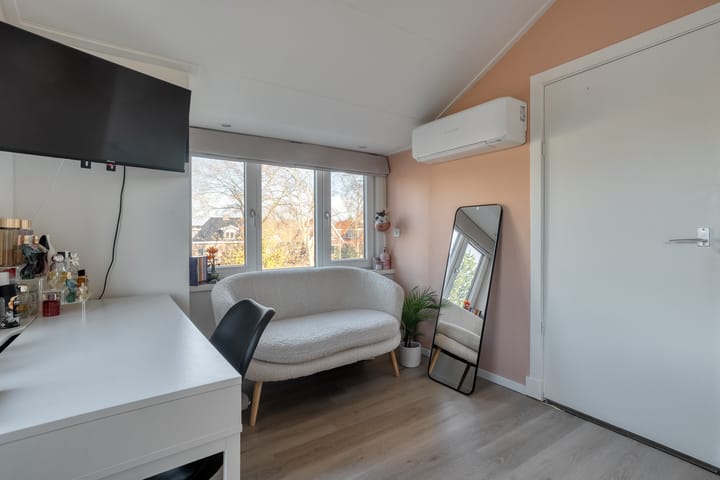 Foto 46 van Van Haeringenstraat 89