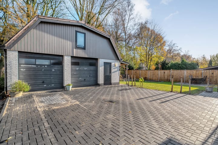 Foto 61 van Van Haeringenstraat 89