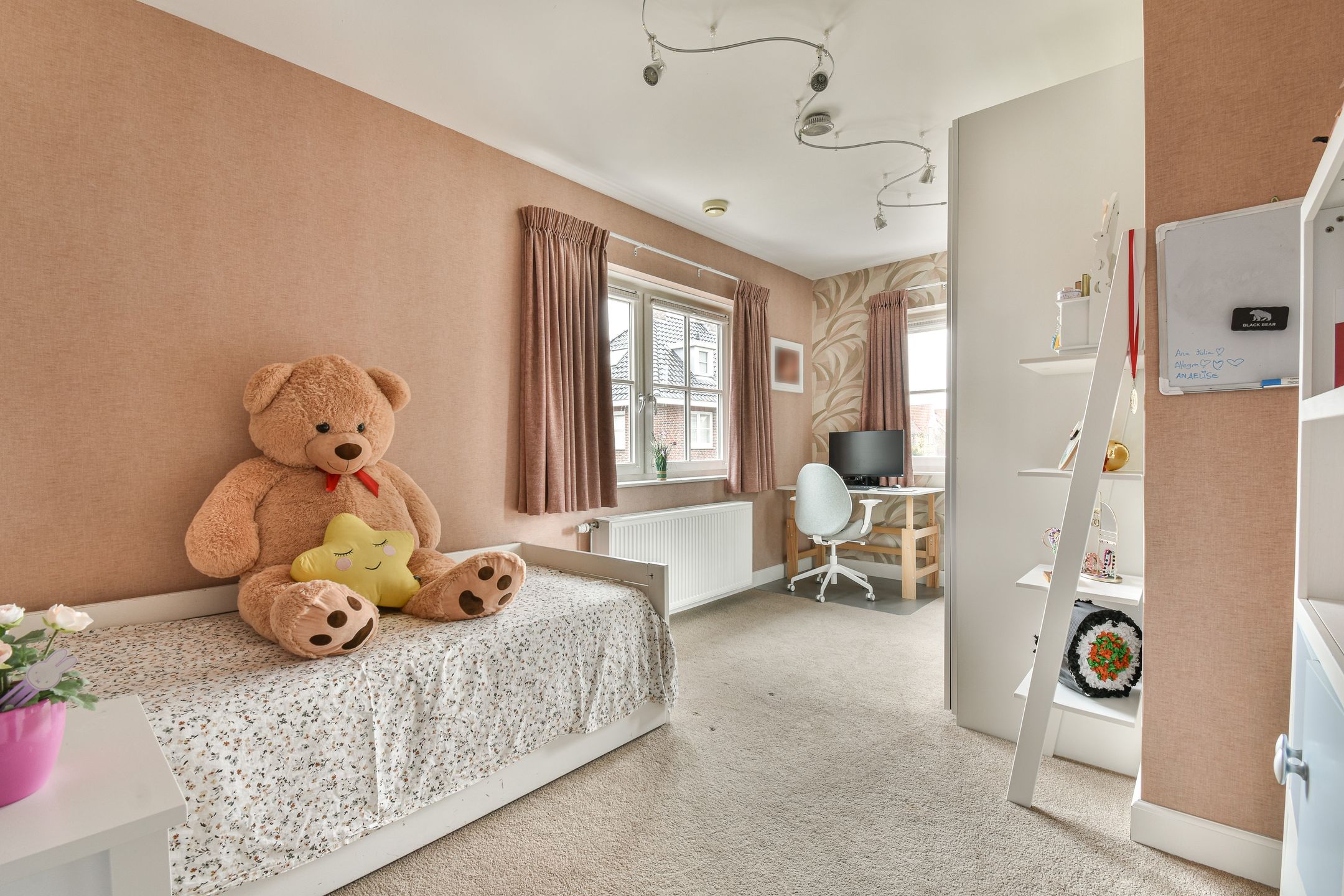 Photo 18 of Koekkoekhof 4