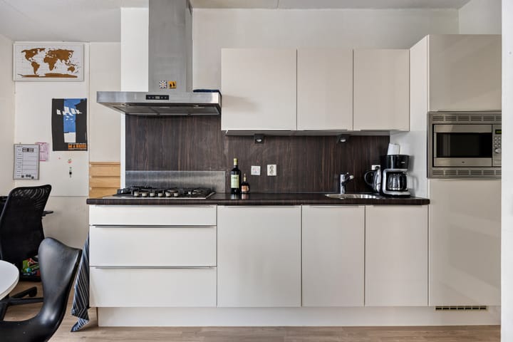 Photo 10 of Pieter Zeemanstraat 1-25