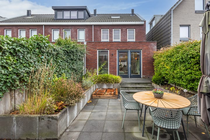 Foto 30 van De Genestetstraat 29