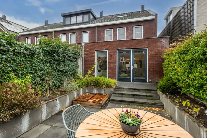 Foto 31 van De Genestetstraat 29