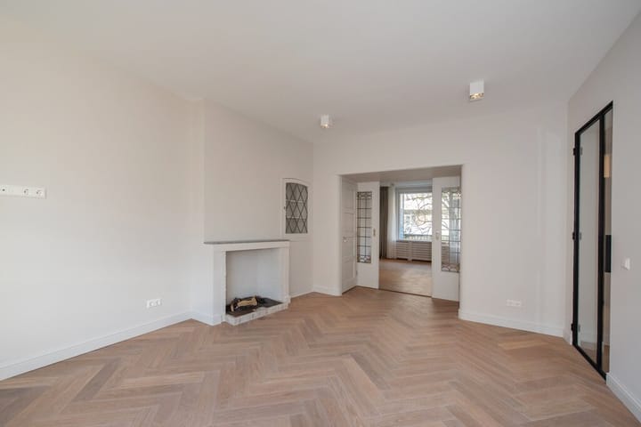 Photo 5 of Paulinastraat 47