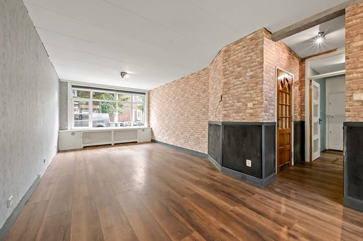 Photo 4 of Elise van Calcarstraat 49