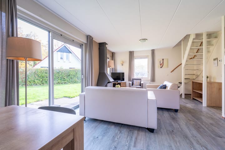 Photo 5 of Zwembadweg 1-028