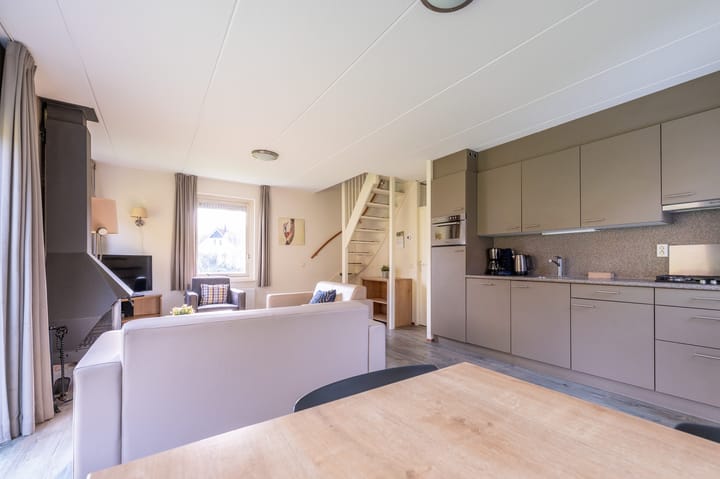 Photo 6 of Zwembadweg 1-028