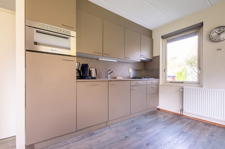 Photo 8 of Zwembadweg 1-028