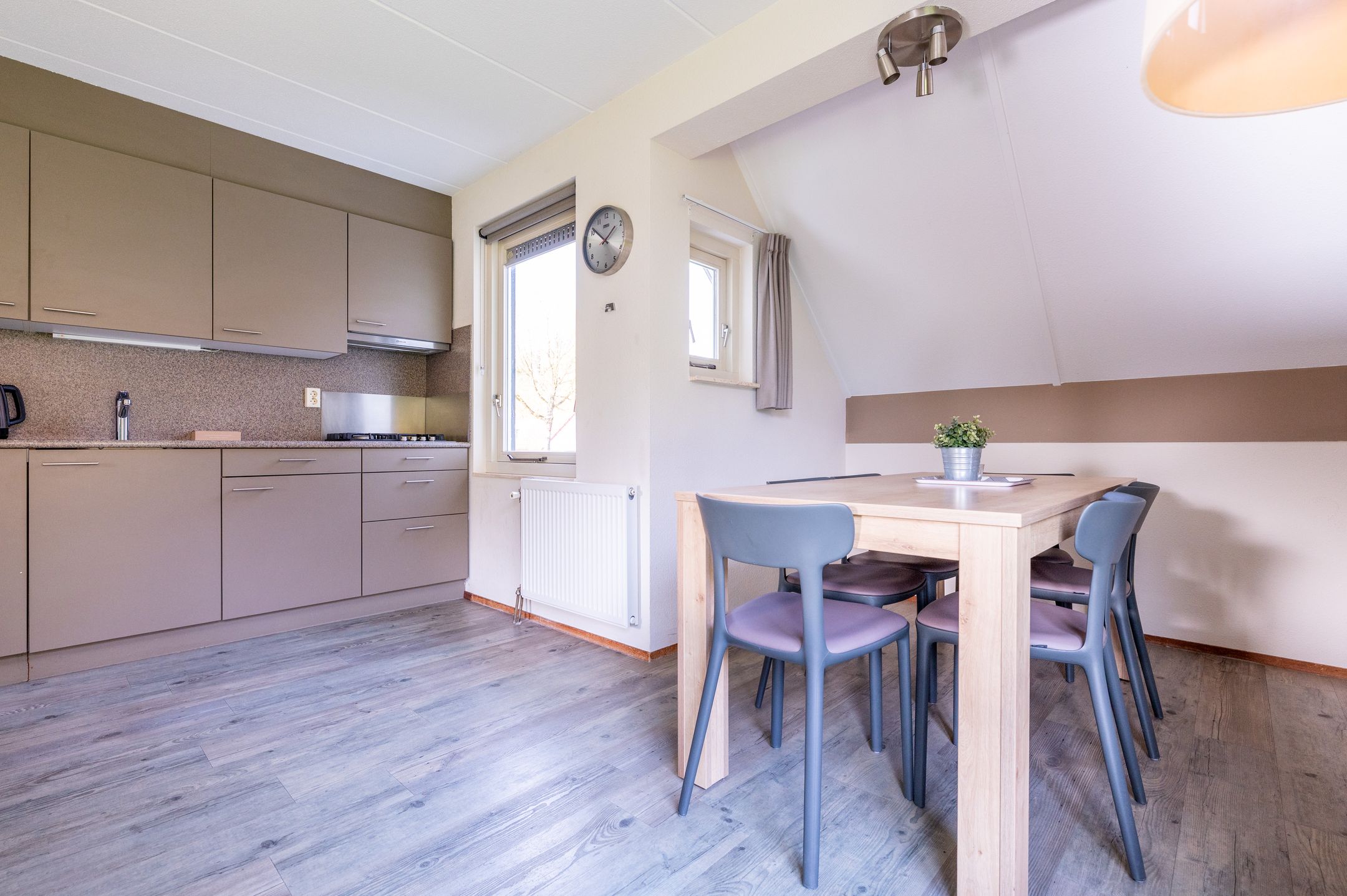 Foto 9 van Zwembadweg 1-028