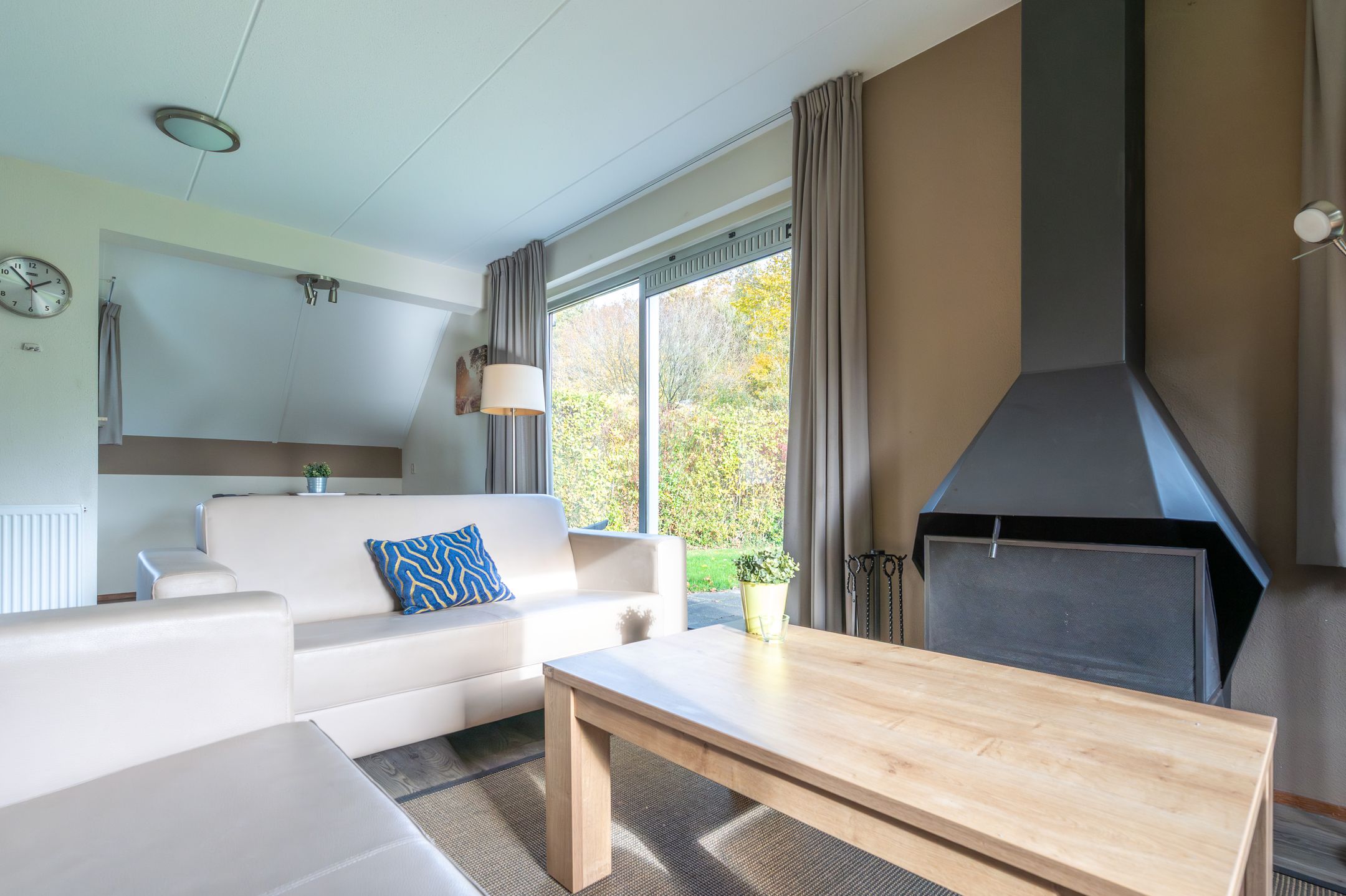 Foto 12 van Zwembadweg 1-028