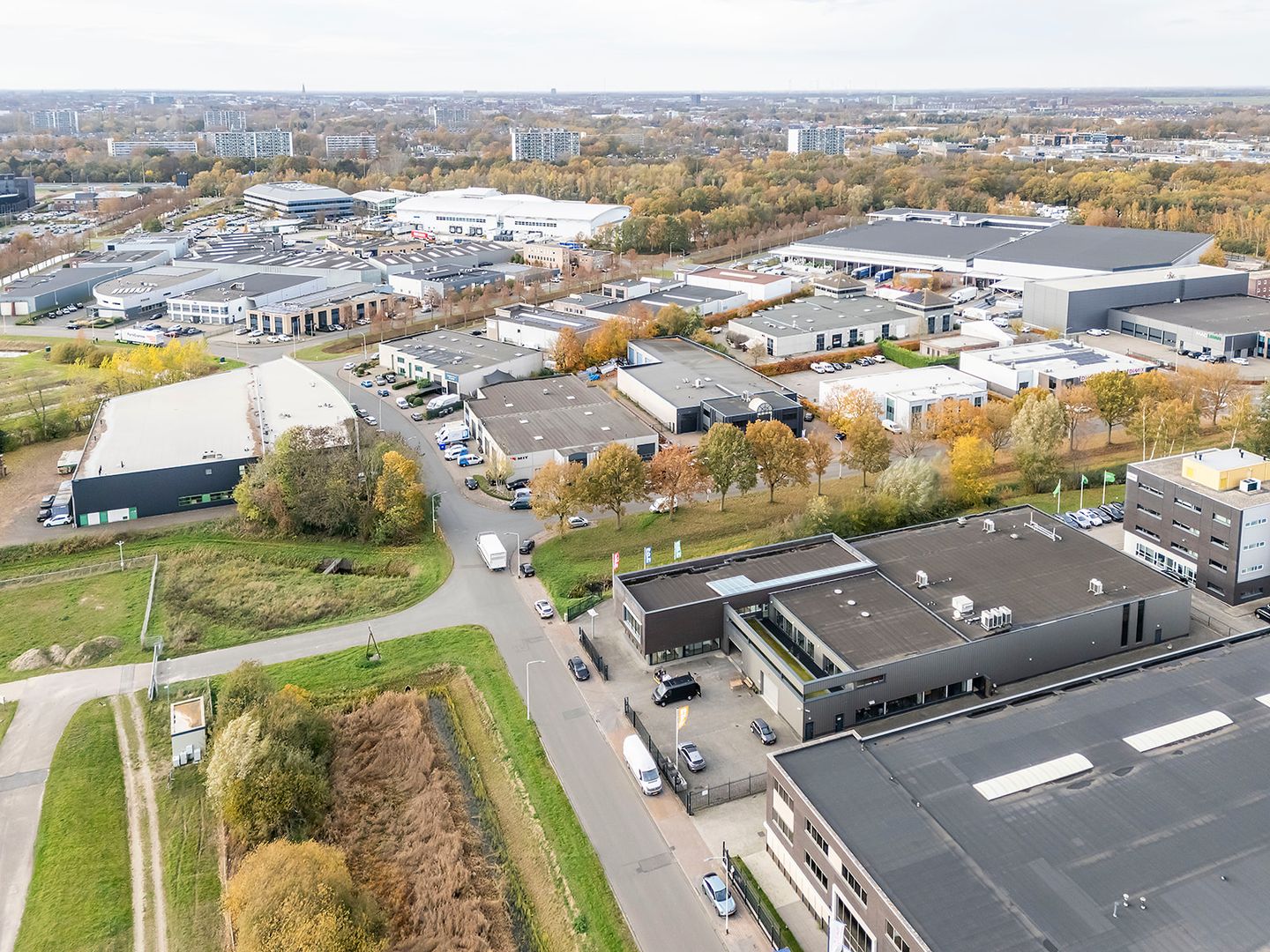 View photo 5 of Minervum 7250