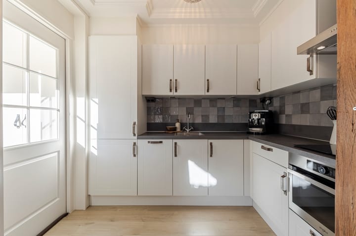 Photo 10 of Van Ruysdaelstraat 2