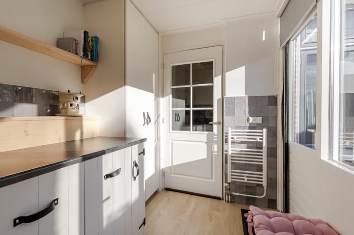 Photo 12 of Van Ruysdaelstraat 2