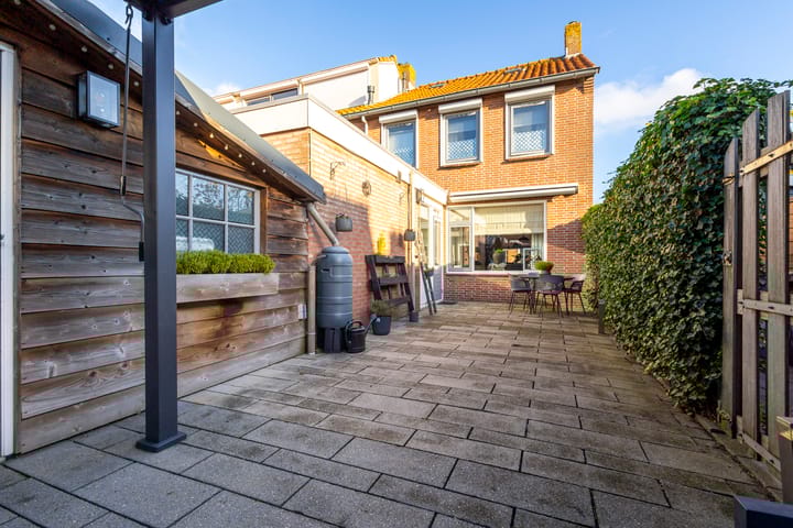 Photo 29 of Van Ruysdaelstraat 2