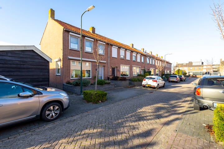 Photo 33 of Van Ruysdaelstraat 2