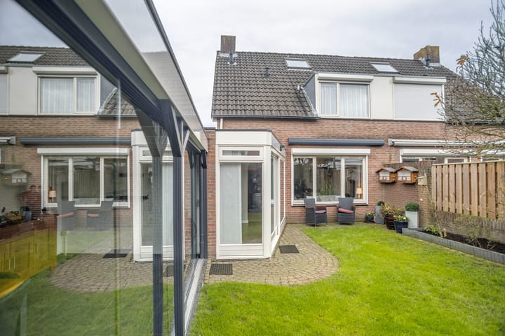 Foto 42 van Burgemeester Poortstraat 30