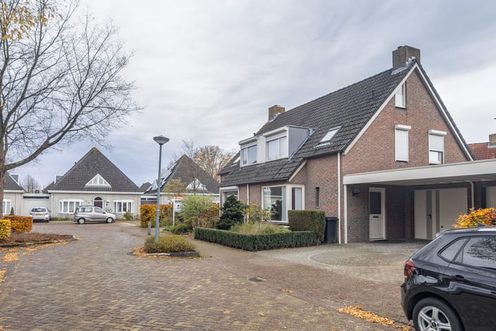 Foto 43 van Burgemeester Poortstraat 30