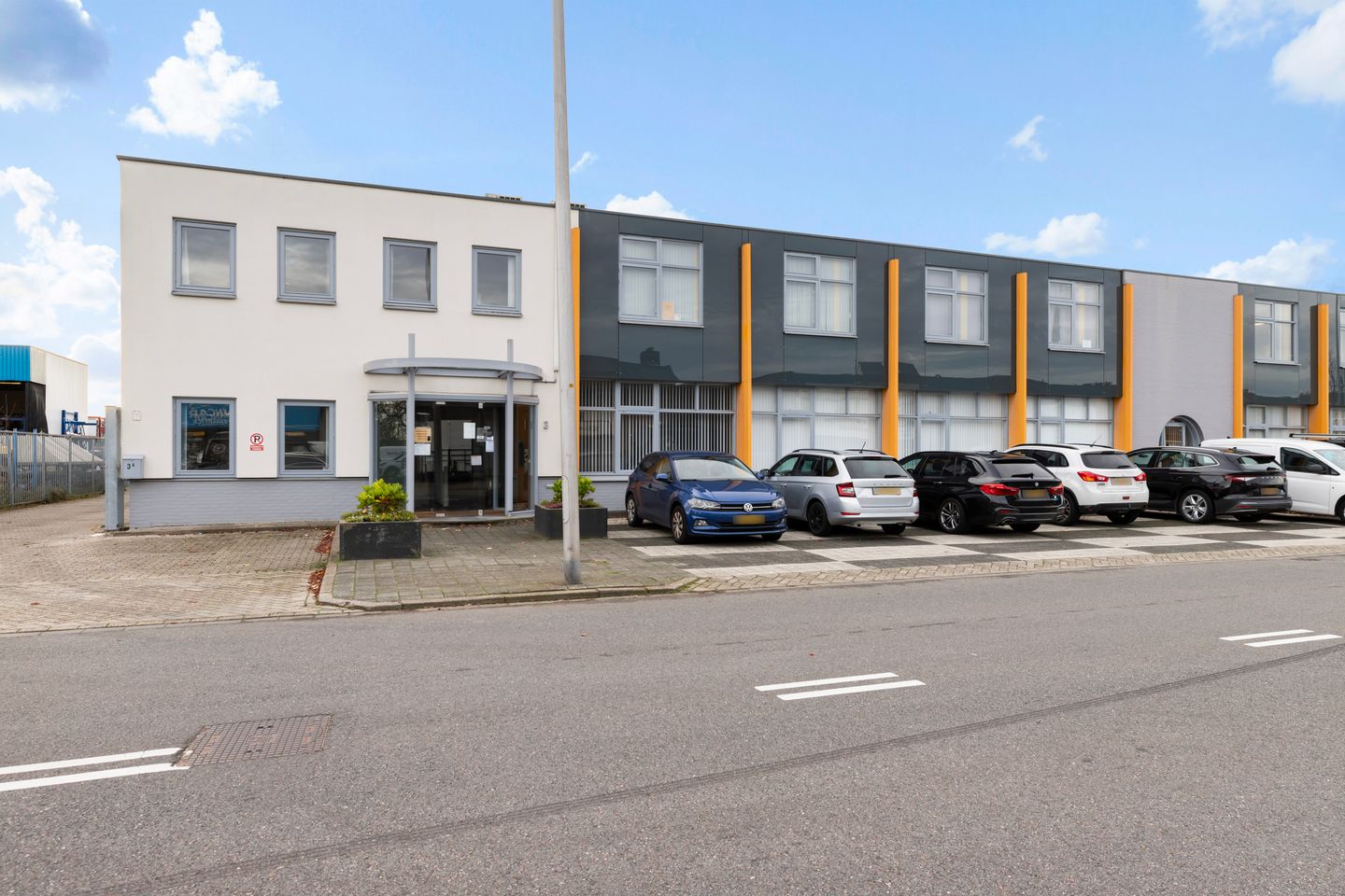 Bekijk foto 1 van Ondernemingsweg 3