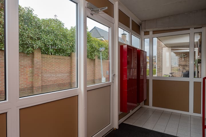 Photo 4 of Zuiderzeestraatweg 66-C