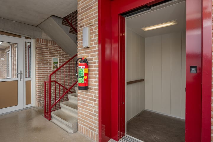 Photo 5 of Zuiderzeestraatweg 66-C