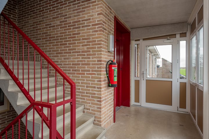 Photo 6 of Zuiderzeestraatweg 66-C