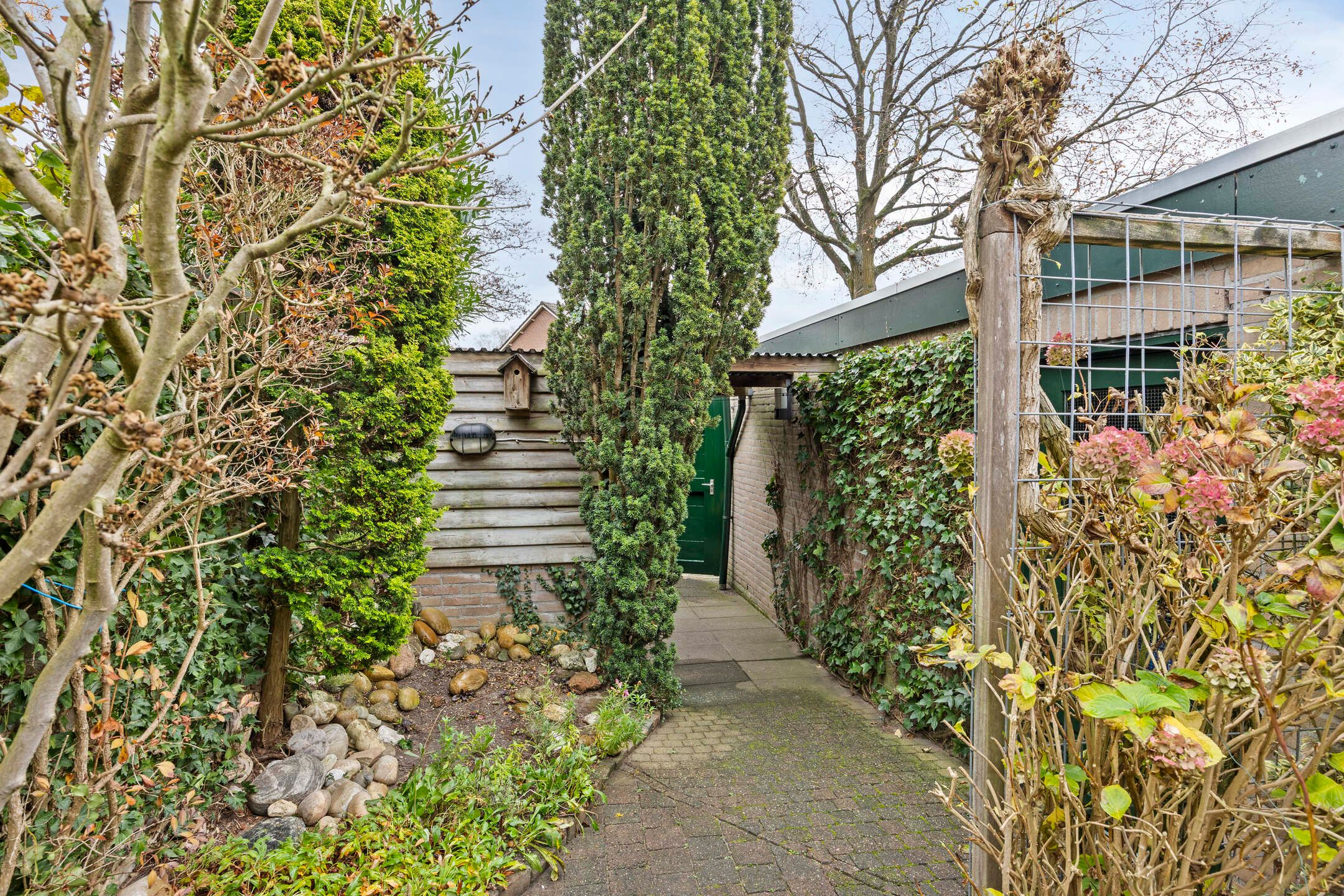 Photo 36 of Vondellaan 59