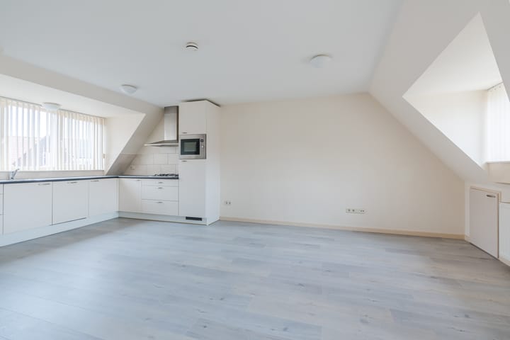 Photo 8 of Willem de Zwijgerstraat 26-B