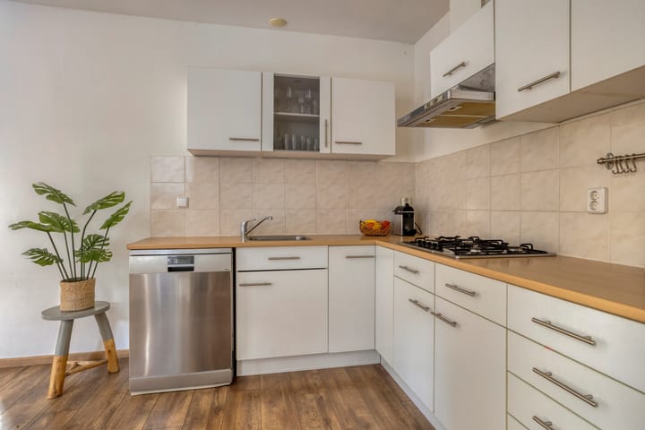 Photo 14 of Frederik Hendrikstraat 75