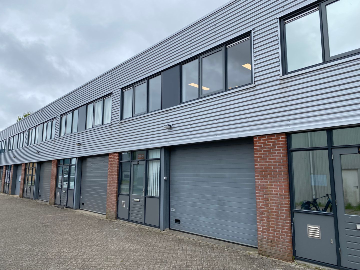 Bekijk foto 1 van De Dolfijn 41-j