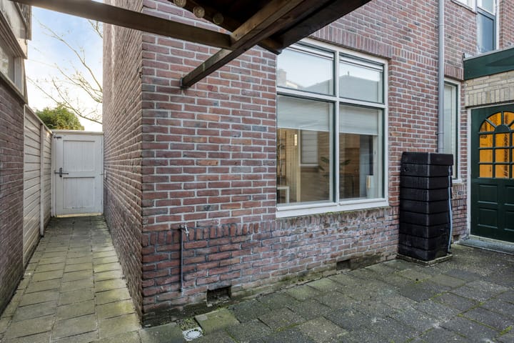 Photo 41 of Frederik Hendrikstraat 75