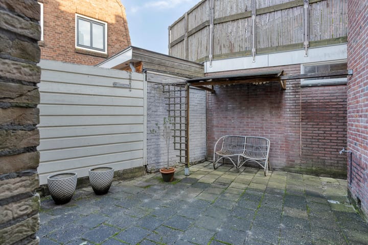 Photo 42 of Frederik Hendrikstraat 75