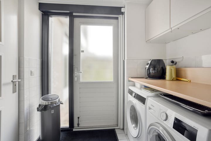 Photo 10 of Ir.Lelylaan 56