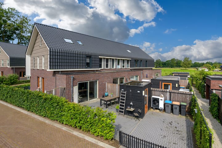 Photo 2 of Dokter J. van Heuvenweg 32