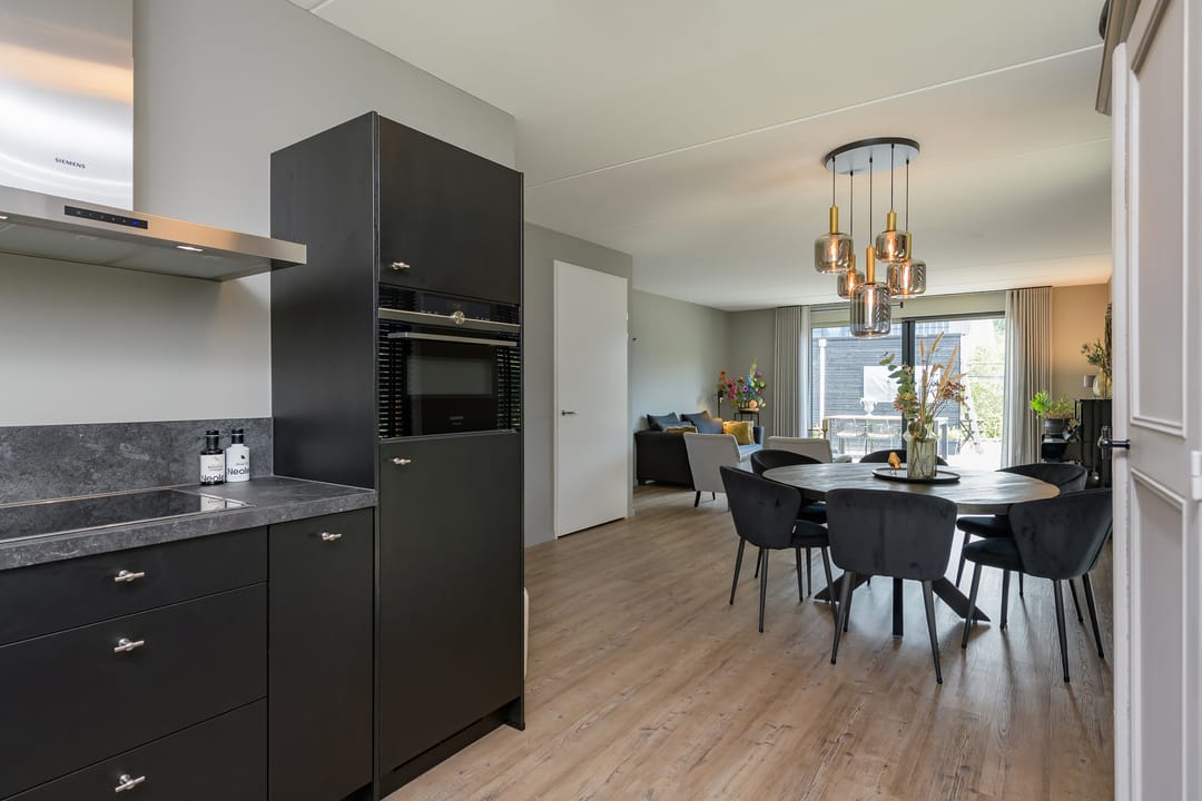 Photo 13 of Dokter J. van Heuvenweg 32