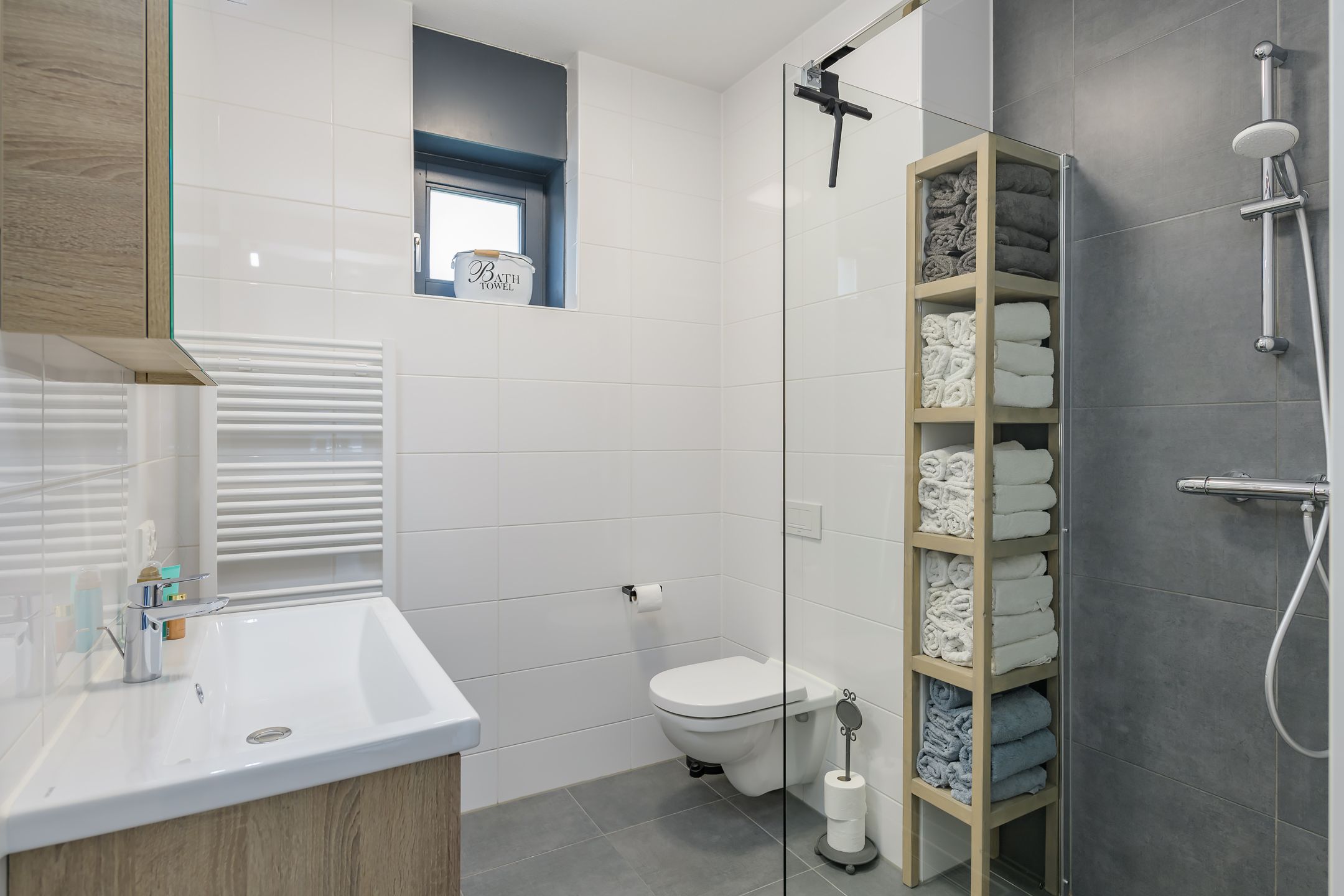 Photo 15 of Dokter J. van Heuvenweg 32