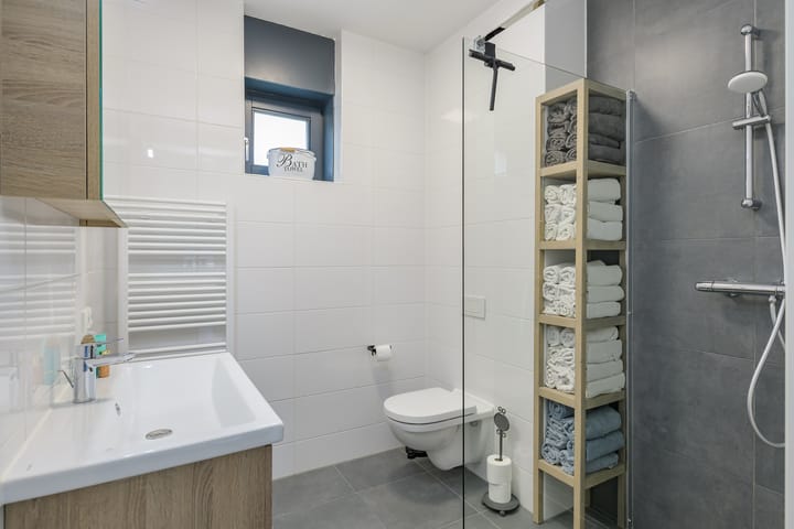 Photo 15 of Dokter J. van Heuvenweg 32