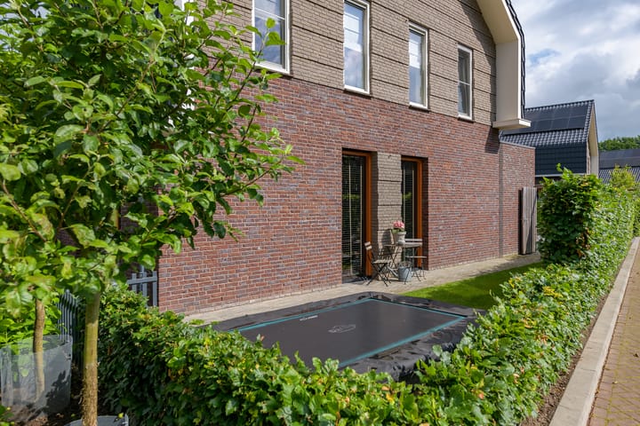 Photo 21 of Dokter J. van Heuvenweg 32