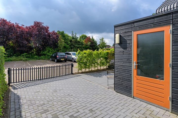 Photo 23 of Dokter J. van Heuvenweg 32