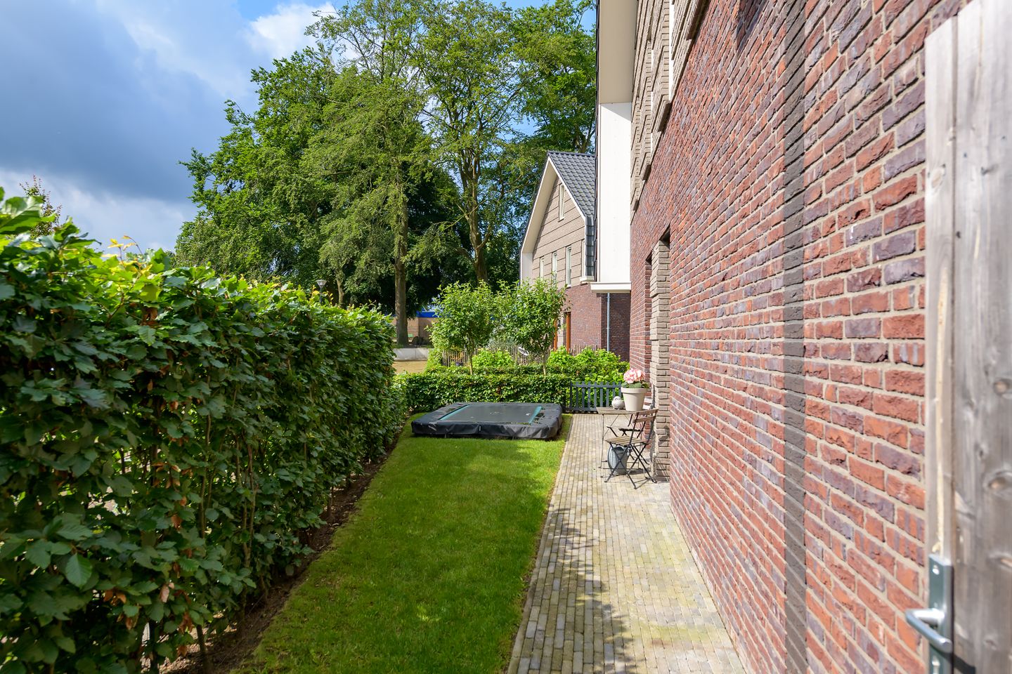 Photo 25 of Dokter J. van Heuvenweg 32