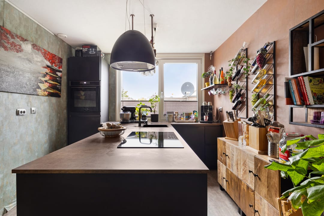 Foto 2 van L.C. van der Vlugtstraat 9