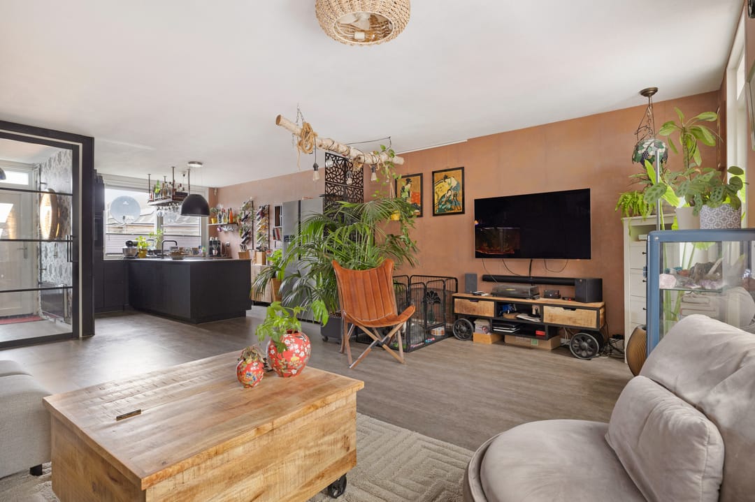 Foto 7 van L.C. van der Vlugtstraat 9