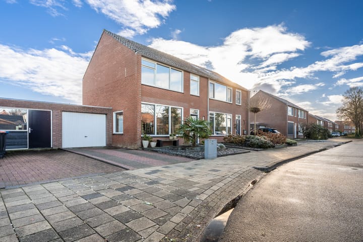 Photo 6 of Heuvelstraat 48