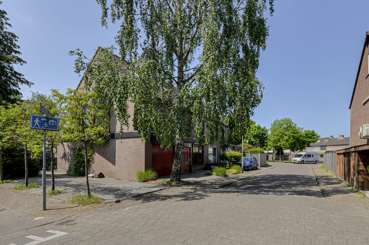 Foto 40 van Petronella Moensstraat 14