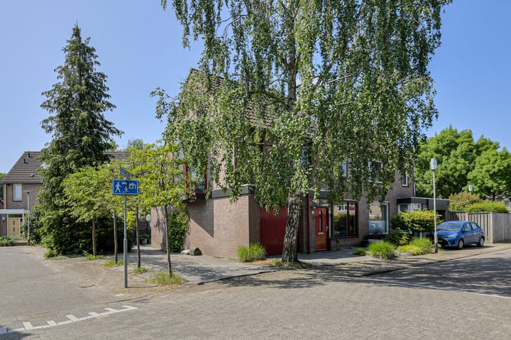 Foto 41 van Petronella Moensstraat 14