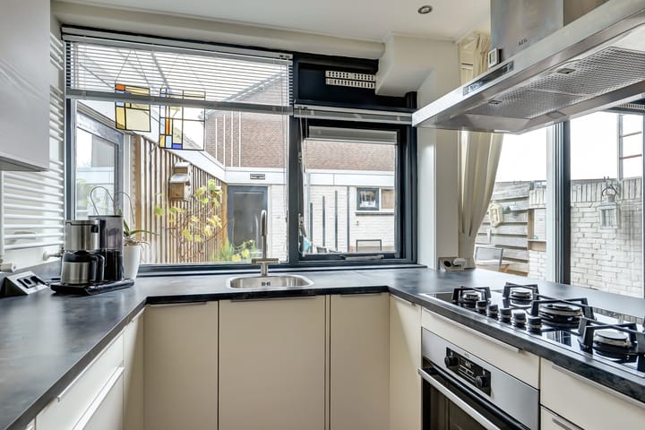 Photo 12 of Violenstraat 40