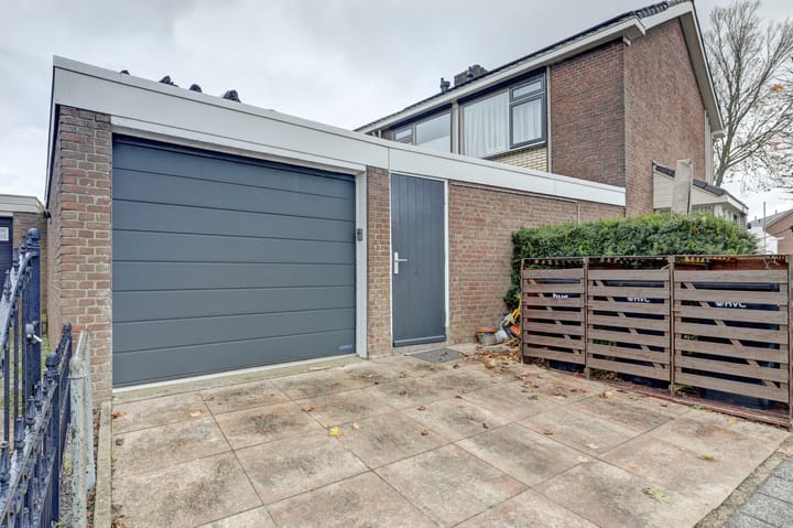 Photo 26 of Violenstraat 40