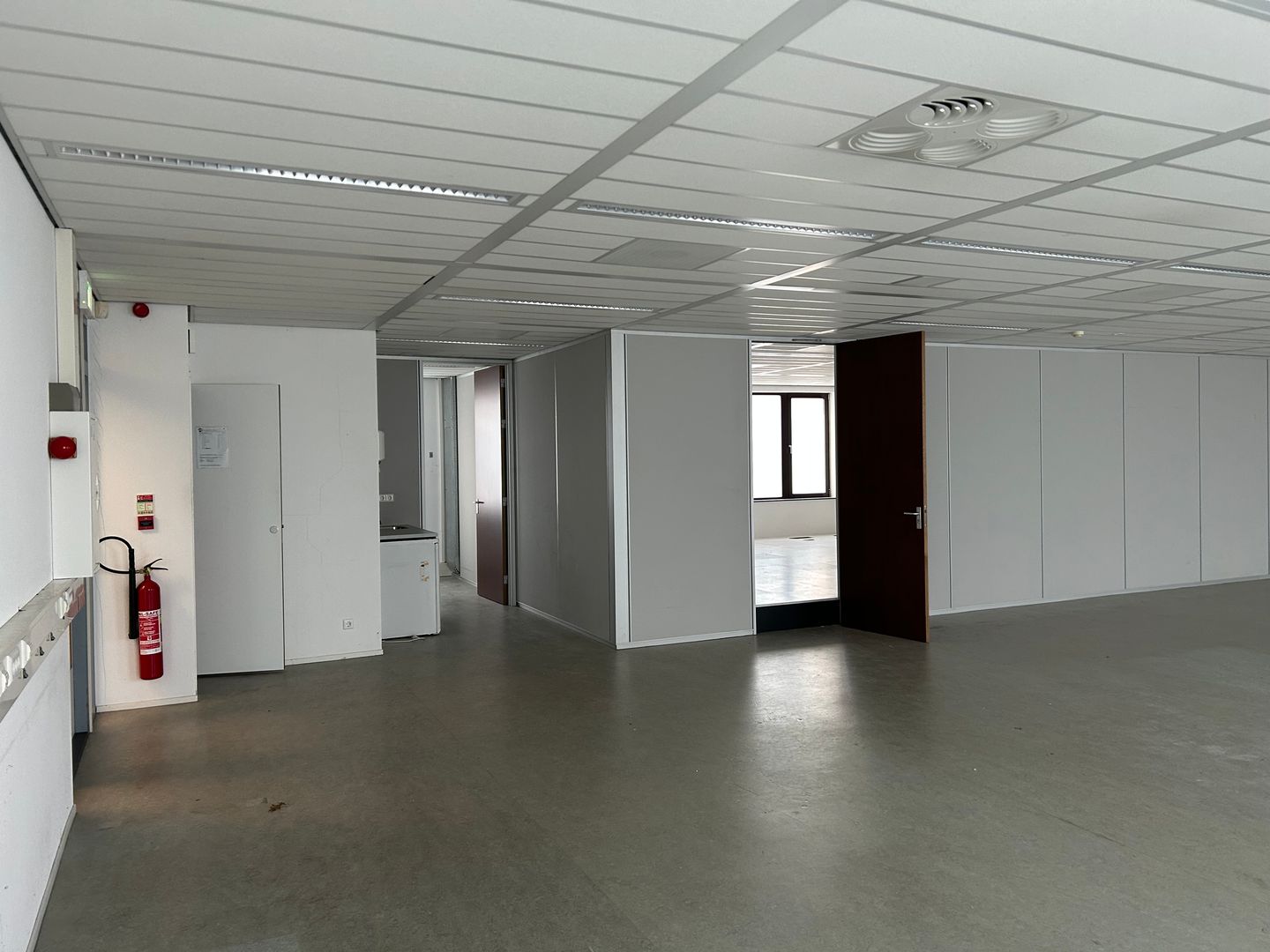 View photo 3 of De Bouw 87