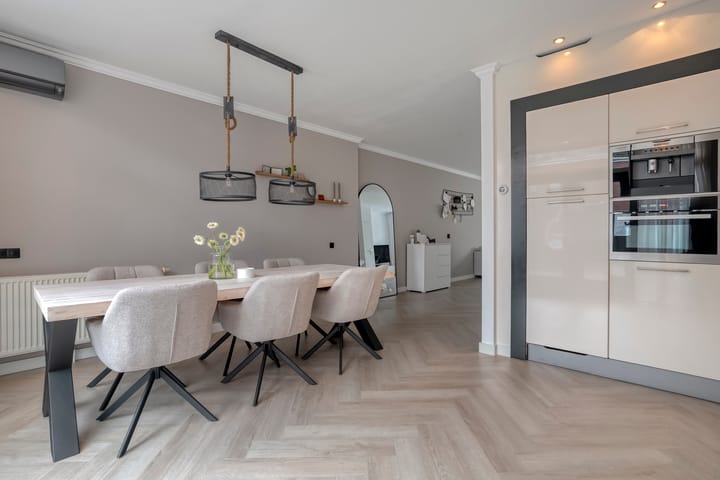 Photo 14 of Israëlsstraat 11