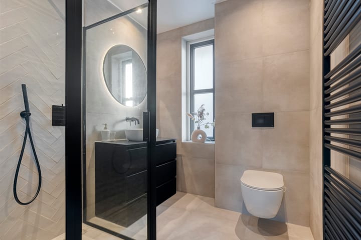 Photo 22 of Israëlsstraat 11