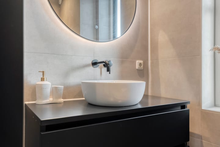 Photo 24 of Israëlsstraat 11