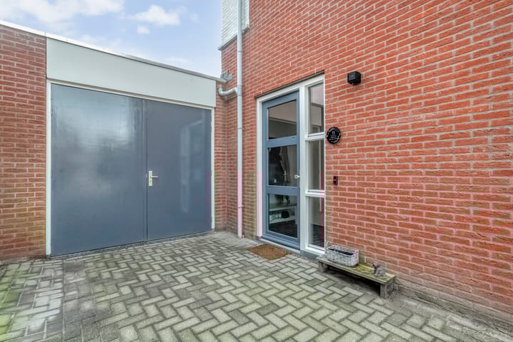 Photo 42 of Israëlsstraat 11